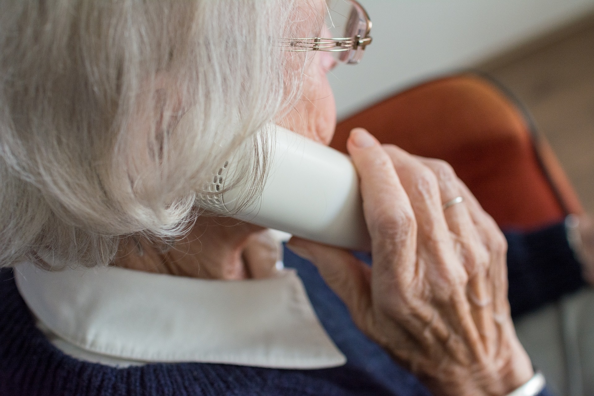 Afbeelding 83-jarige vrouw met loopstoornissen